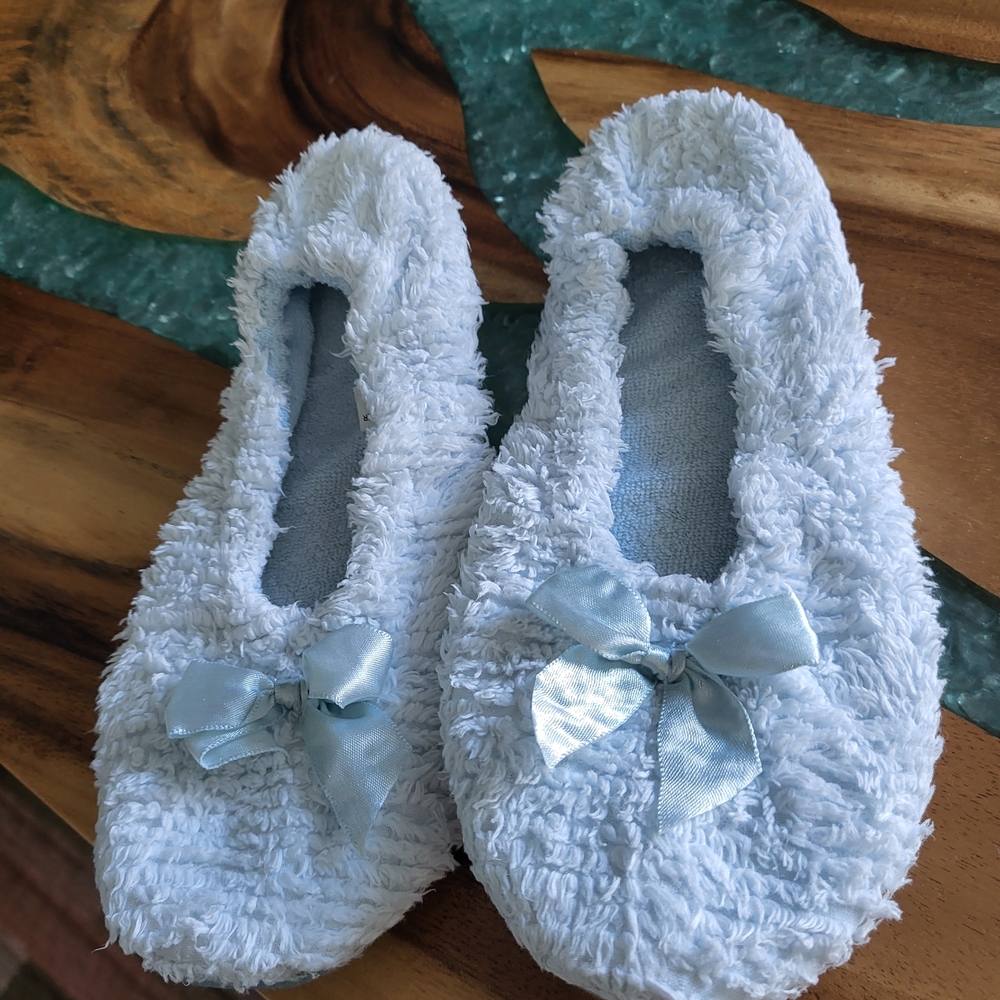 Isotoner Women's Slip Resistant Slippers in Light Blue